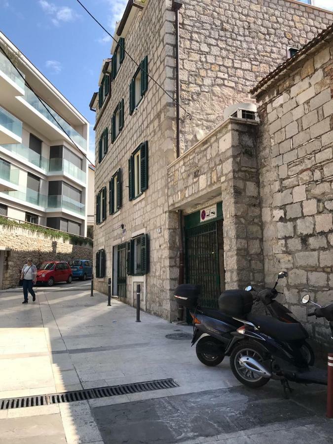 Apartment Center Roko Split Bagian luar foto